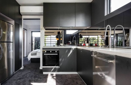 Windsor Appartement | The House of Windsor by Ready Set Stay - Queens Loft