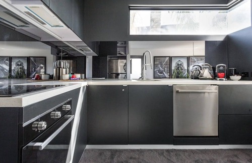 Windsor Appartement | The House of Windsor by Ready Set Stay - Queens Loft