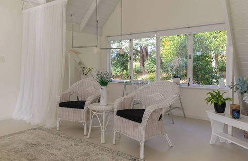 Te Horo Beach Maison | The House - The Lodge Te Horo