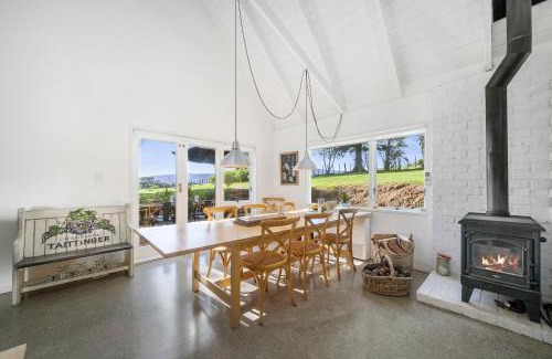 Te Horo Maison | The House - The Lodge Te Horo