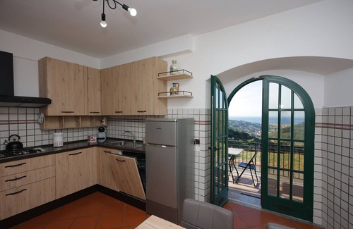 Leivi Appartement | The House with the Porch- between Portofino and the 5 Terre