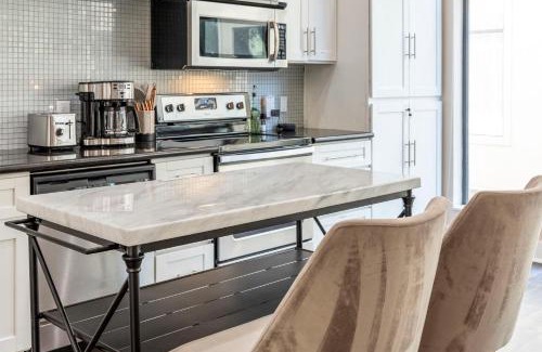 Riverside Terrace Villa | The Houston Villa - 2Qn+1King -MedCenter NRG ZOO