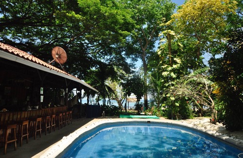 Cabuya Cabine | The Howler Monkey Hotel