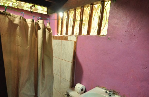 Cabuya Cabine | The Howler Monkey Hotel