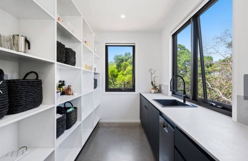 Peregian Beach Maison | The Hub House - New modern house close to beach & shops