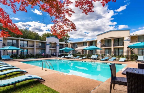 Middletown Maison | The Hub Middletown | An Elegant Boutique Hotel in New Jersey