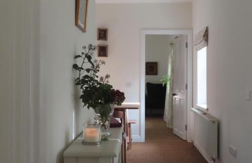 Woodford Maison | The Humble Daisy