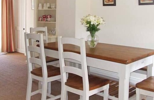 Woodford Cottage | L'humble DAISY, les animaux de compagnie à Woodford, Comté de Galway, Réf 30577