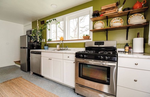 Sinks Grove Appartement | The Hunker Inn- Charming apartment in a historic building in Sinks Grove