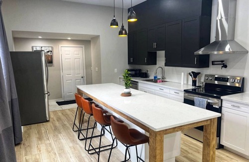 South Bruce Peninsula Maison | The Huron House -Relaxing getaway just steps away from Lake Huron!