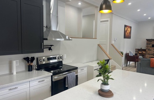 South Bruce Peninsula Maison | The Huron House -Relaxing getaway just steps away from Lake Huron!