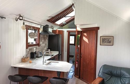 Whitianga Maison | The Hut 56