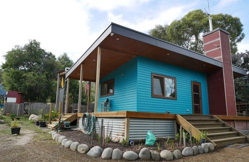 Abels Bay Appartement | The Hut; simple, close to coast and bush, low impact, warm and comfortable