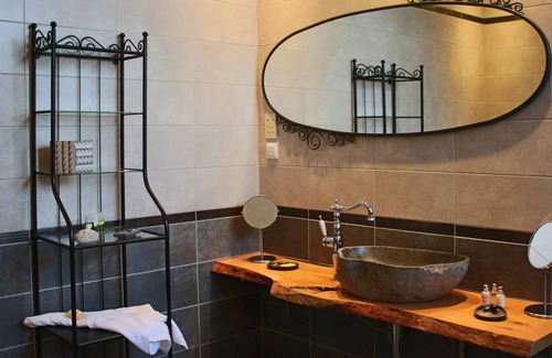Votsi Maison | The Infinity 180 Luxury Suites - Adults Only