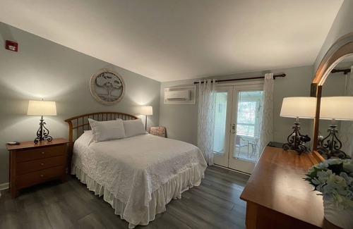 Frankford Lit Et Petit-Déjeuner | The Inn at Dirickson Creek - Room Four