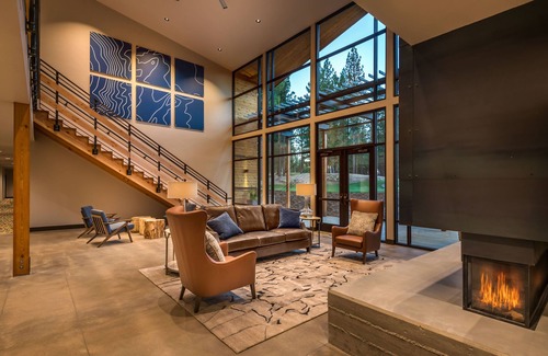 Gold Mountain Hôtel | The Inn at Nakoma