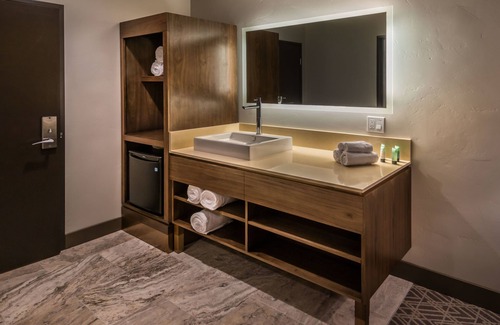 Gold Mountain Hôtel | The Inn at Nakoma