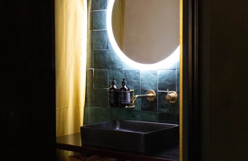 Te Aro Cabine | The Intrepid Hotel