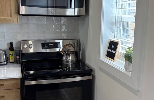 Kitchener Maison | The Iron Bridge on Victoria Park - 1 Bed | 1 Bath
