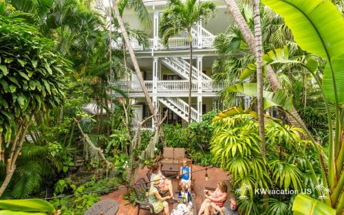 Historic Seaport Appartement | The Island Suite at KW Vacation