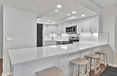 Wrightsville Beach Maison | The Islander - 9B by Sea Scape Properties