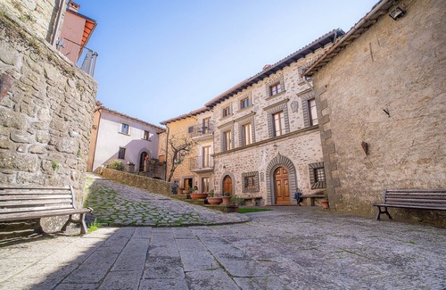 Pieve Fosciana Appartement | The Abode of the Abraham-The Band