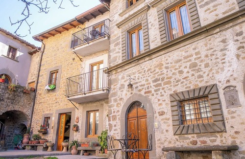 Pieve Fosciana Appartement | The Abode of the Abraham-The Band