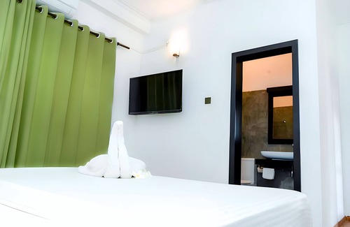 New Town Hôtel | The Ivy Lake