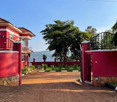 Jinja Lit Et Petit-Déjeuner | The Jewel and the Lake