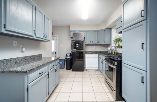 New Carrollton Maison | The Jodie: Beautiful 4-Bedroom Retreat