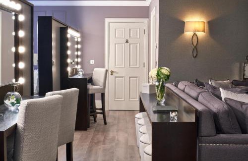 Enfield Hôtel | The Johnstown Estate