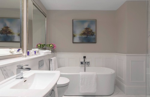 Enfield Hôtel | The Johnstown Estate