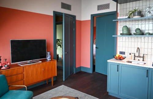 Amsterdam West Hôtel | The July - Boat & Co