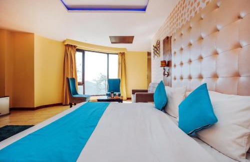 Baldeyan Hôtel | The Jungle View from Balcony in Resort Mashobra - A Relax Retreat away from city