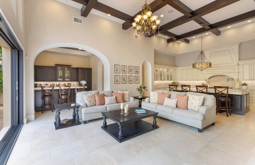 Kahala Maison | The Kahala Mansion: Luxury Home w/ Pool, Golf Stimulator, AC & Beach Access