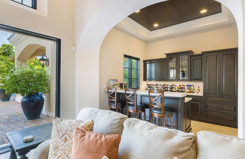 Kahala Maison | The Kahala Mansion: Luxury Home w/ Pool, Golf Stimulator, AC & Beach Access