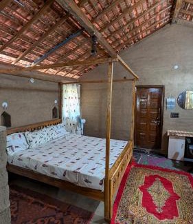 Kasrawad Maison | The Kesar Home Stay