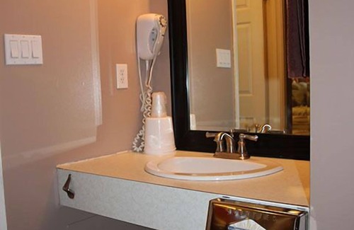 St. Paul Hôtel | The King's Motel