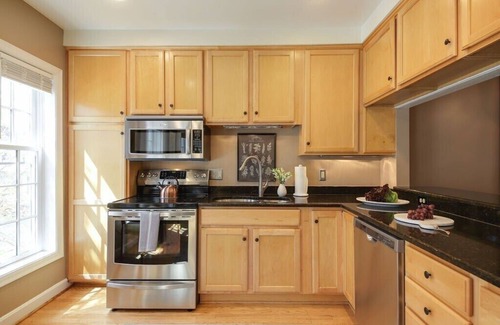 Old Town Alexandria Maison | The Lafayette House near Market Square