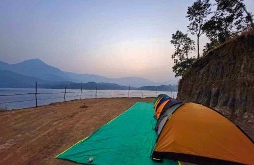Akola Autre | The Lake Camps