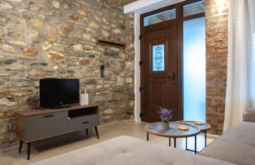 Kanalia Maison | The Lake House Angeliki