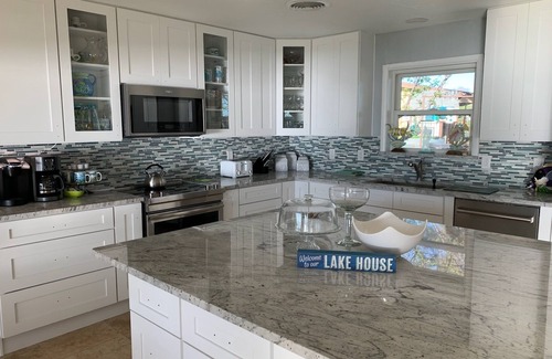 Little Elm Maison | LA MAISON DU LAC À KNOB HILL