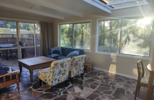 Okere Falls Cottage | The Lake House. Cosy getaway near Rotorua & jetty