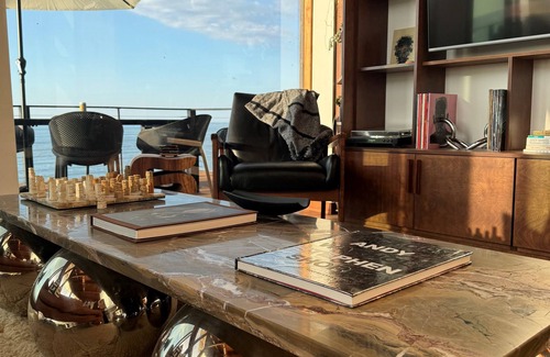 Lakewood Maison | The Lake House - private house on Lake Erie - 10 min from downtown