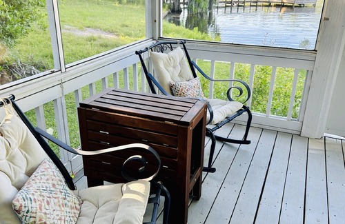 Warwick Maison | The Lake is Callling you to Creek Cabin