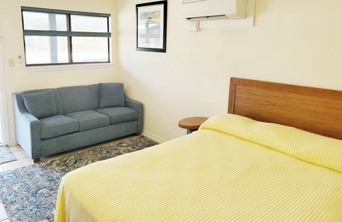 Winnsboro Maison | The Lake Store Lodging Room #5