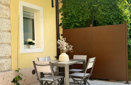 Pacengo Lit Et Petit-Déjeuner | The Lake Suites com - Luxury stay in Lazise