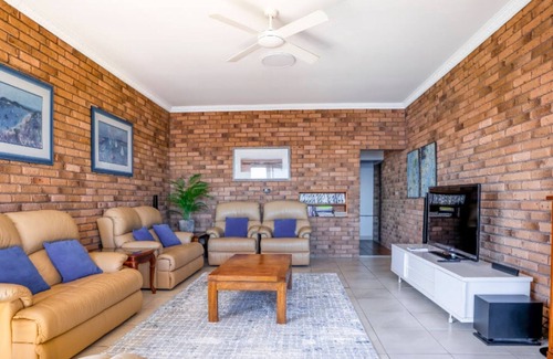 Fishing Point Maison | The Lakefront Haven perfect for families and friends creating lifelong memories