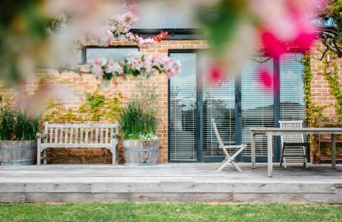 Main Ridge Maison | The Lakehouse