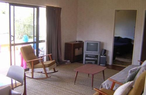Rototai Maison | The Lakehouse Bach - Lake Rotoiti Bach